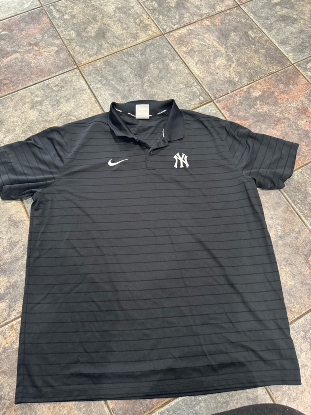 Nike Men’s Black NY Yankees Performance Polo